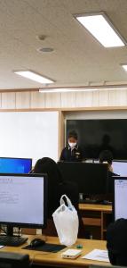 【대전=코리아플러스】 오현석 기자 = 대전버드내중학교 청소년기자단 기자는 4일 오전 9시부터 학교신문만들기를 위한 편집회의를 했다.