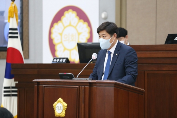 【수원=코리아프러스】 이정수 기자 = 수원시 김동은의원이 5분 발언을 하고 있다.(사진제공=수원시의회)