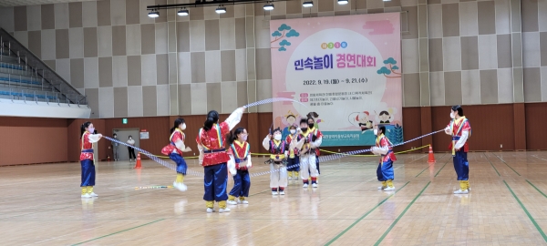제31회 민속놀이 경연대회를 한밭체육관에서 동부 관내 초등학교 24교, 26팀 370여 명이 참가한 가운데 개최하였다.
