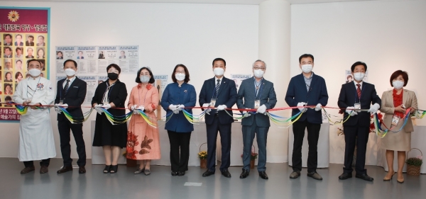 대전예술가의 집 1~4전시실에서 ‘대전 2022년 대한민국 명장·장인전’을 개최한다.