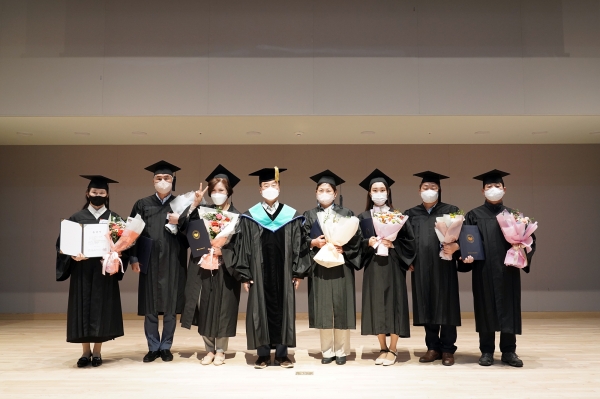 【성남=코리아플러스】 이태호 기자 =  ‘2022 상인대학 졸업식’ 을 열었다.(사진제공=성남시)