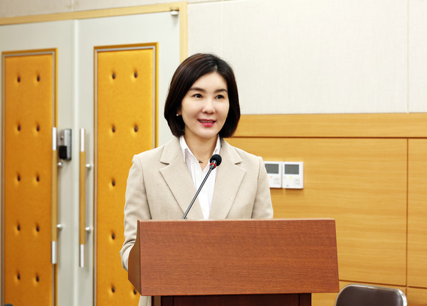 【유성=코리아플러스TV】 장영래 기자 = 유성구가 과학과 예술의 융합으로 글로벌 테크아트 도시로 과학기술과 문화예술이 공존하는 창의 융합 도시로 도약할 것 으로 보인다. (사진=유성구의회)