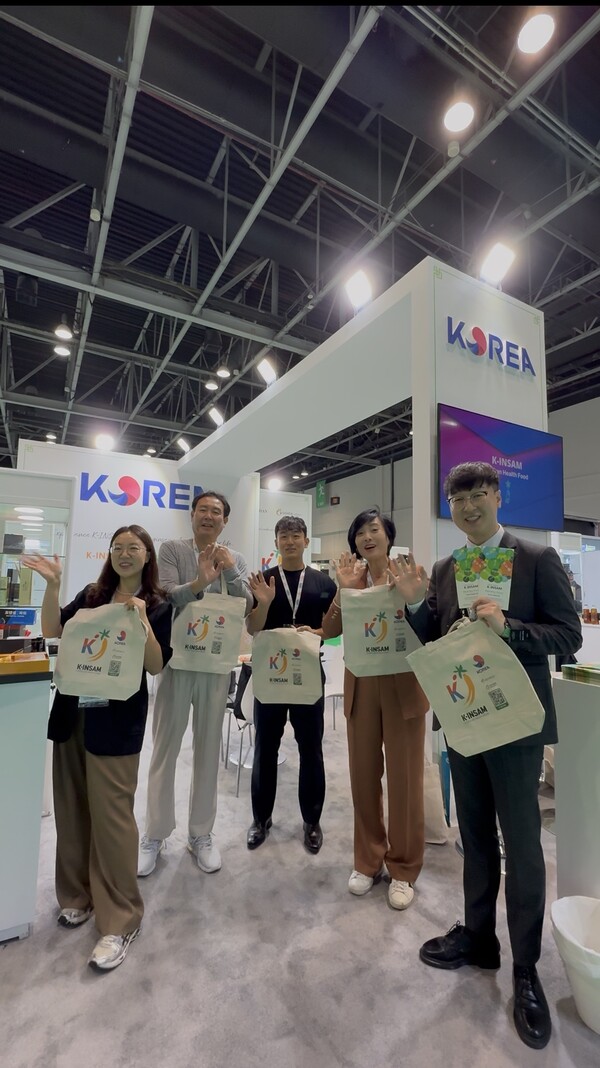 【금산ㆍ두바이=코리아플러스】 황승영 장영래 기자 = 충남 금산군은 지난 17일부터 19일까지 두바이 세계무역센터에서 열린 2525 두바이 유기농 제품 박람회에 지역 내 인삼제조업체 4곳이 참여해 174만 달러의 수출협약(MOU)을 했다고 밝혔다. (사진=금산군)