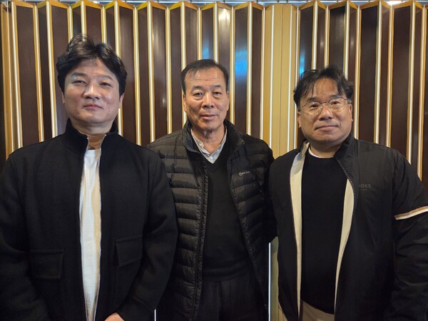 【몽골=더플러스 몽골】 한민수 기자 = 더플러스(회장 김성식)글로벌(회장 황원섭)은 21일 이상훈 한국평생학습지원협회 대표와  협약을 갖고 글로벌 협회로 도약에 나선다. / 장영래 더플러스 기자