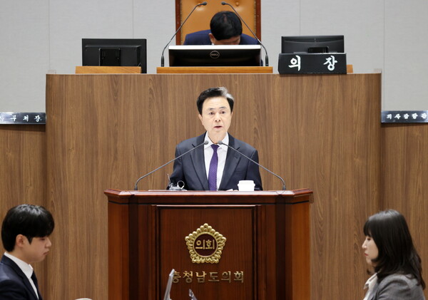 【천안ㆍ아신=코리아플러스】 장영래 기자 = 25일 김태흠 충남도지사는 “천안아산 돔구장은 충남을 새로운 문화와 스포츠 허브로 도약시켜 지역 발전 기폭제를 마련하겠다는 비전에 따라, 1년 반 전부터 각 분야 전문가 의견 수렴을 거쳐 준비한 사업”이라고 밝히고 있다. (사진=충남도)